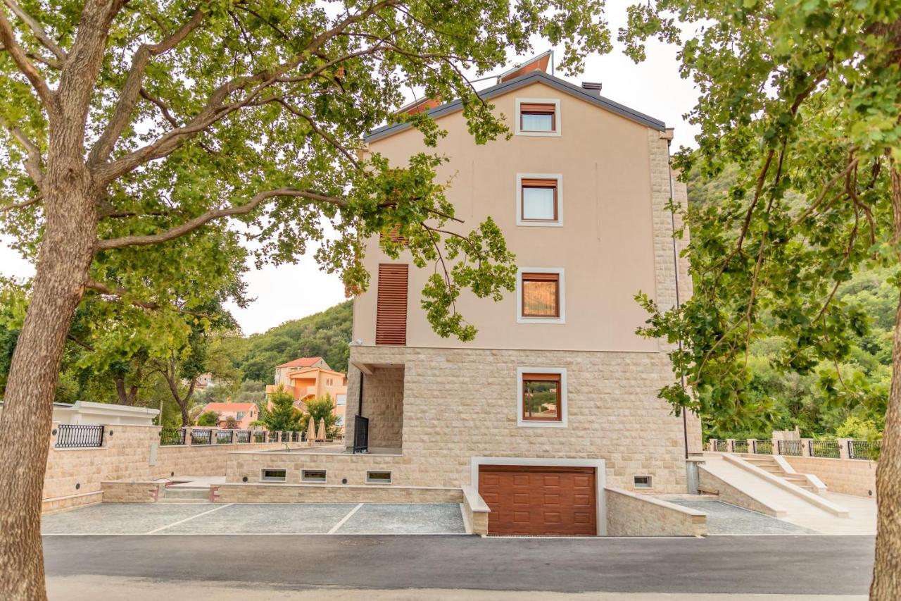 Luxury Apartments Queen Petrovac 外观 照片