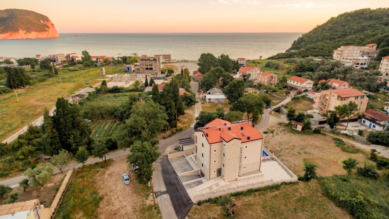 Luxury Apartments Queen Petrovac 外观 照片
